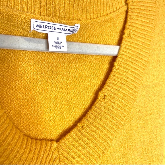 Melrose and Market Destroyed Detail V-Neck Sweater - Picture 4 of 8